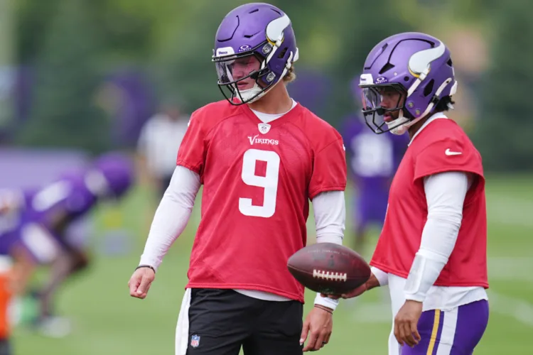 Minnesota's QB competition underway